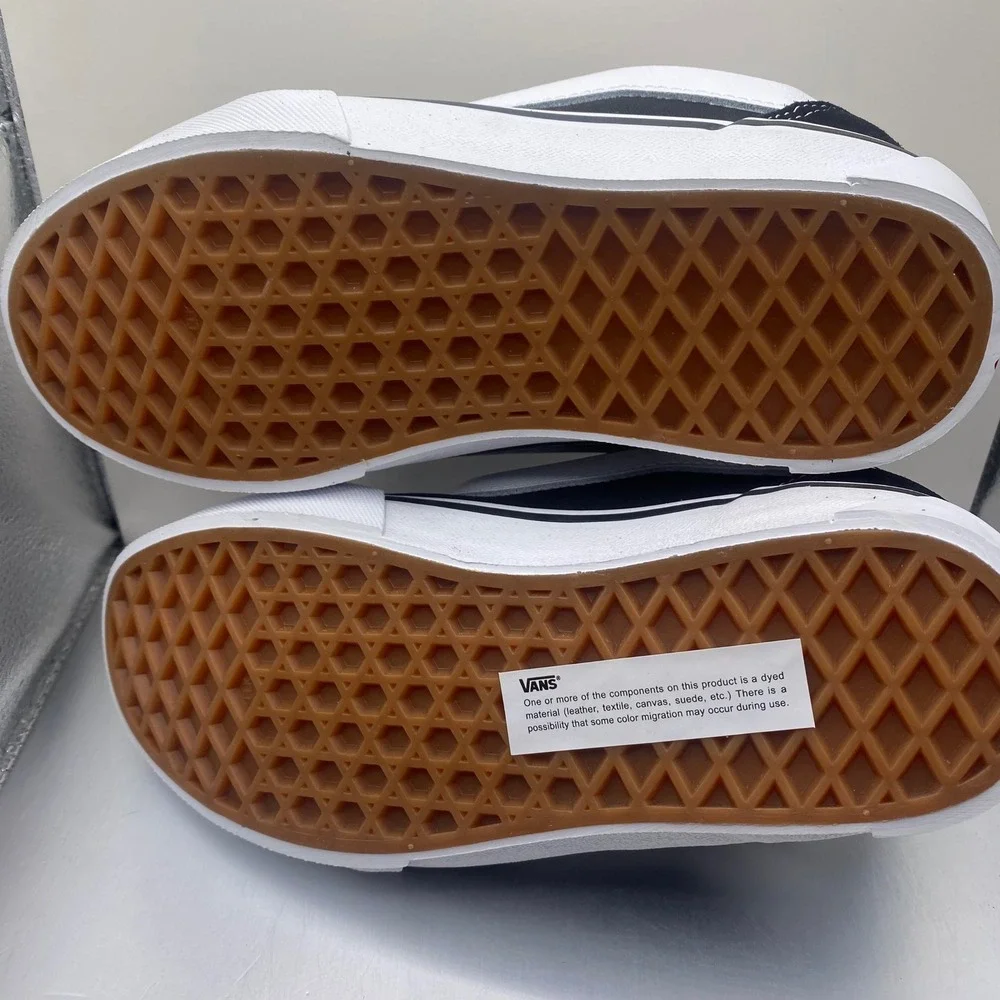 NEW Vans Knu Skool Black White Kids Size‎ 2.5 Low Top Skate Shoes Sneakers